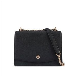 Cute mini purse for a night out. Can fit phone, lip stick, and important cards.